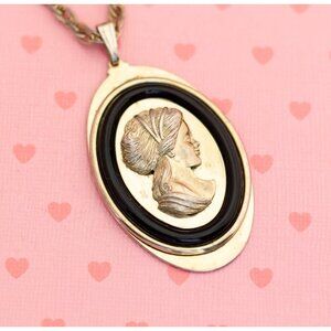 Vintage Oval Gold Tone Lady Cameo Elegant Necklace 24 inch by Avon - X18